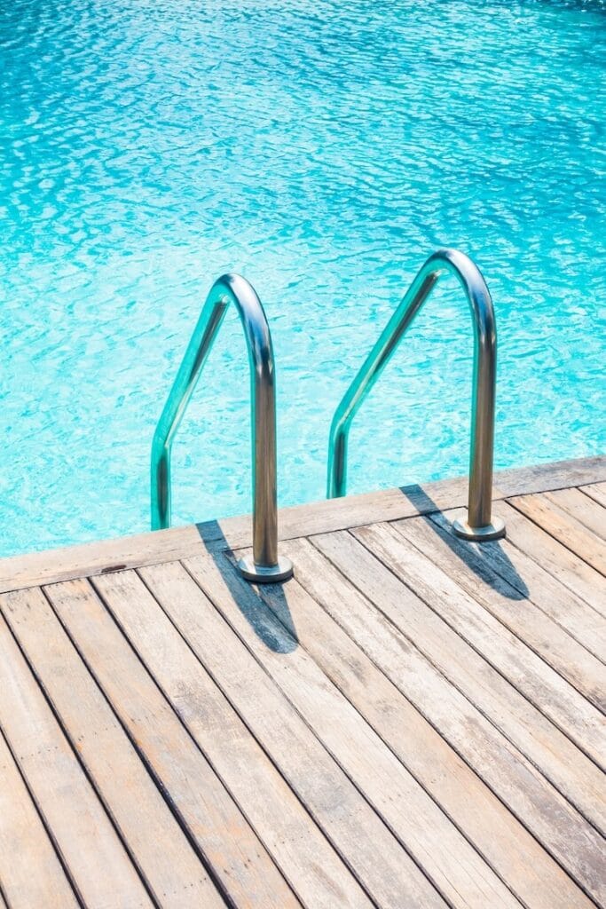 piscina escalera 74190 2054